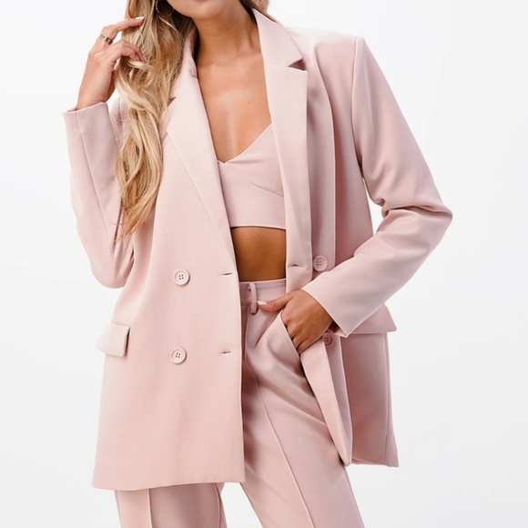 #12 FINAL SALE 🛑S,L HOTTEST ICONIC OVERSIZED DOUBLE BREASTED BLAZER - Picture 3 of 11